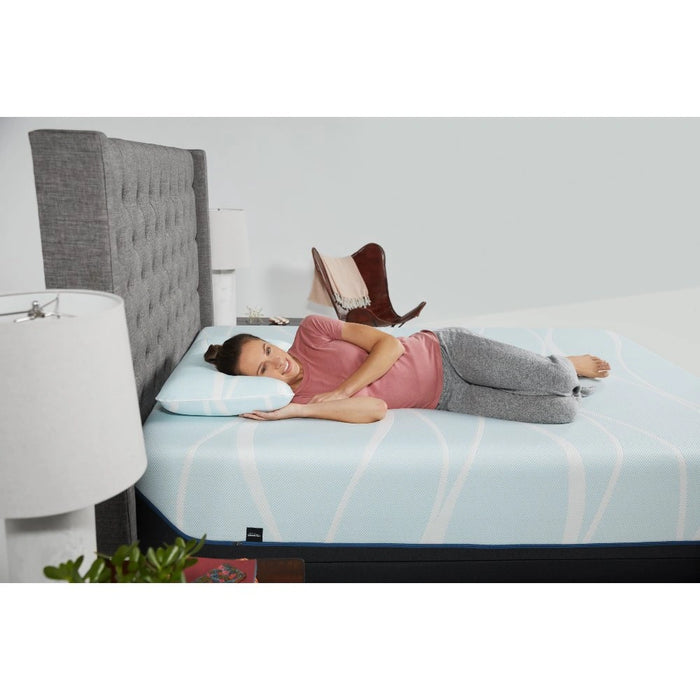 TEMPUR-breeze° ProLo Pillow