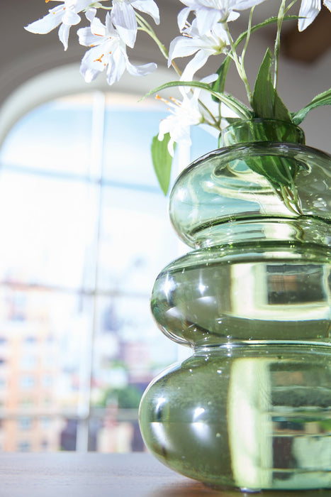 Renethorne Vase - J. Patrick’s Furniture (Pooler, GA)