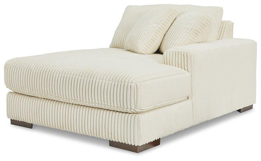 Lindyn Sectional with Chaise - J. Patrick’s Furniture (Pooler, GA)