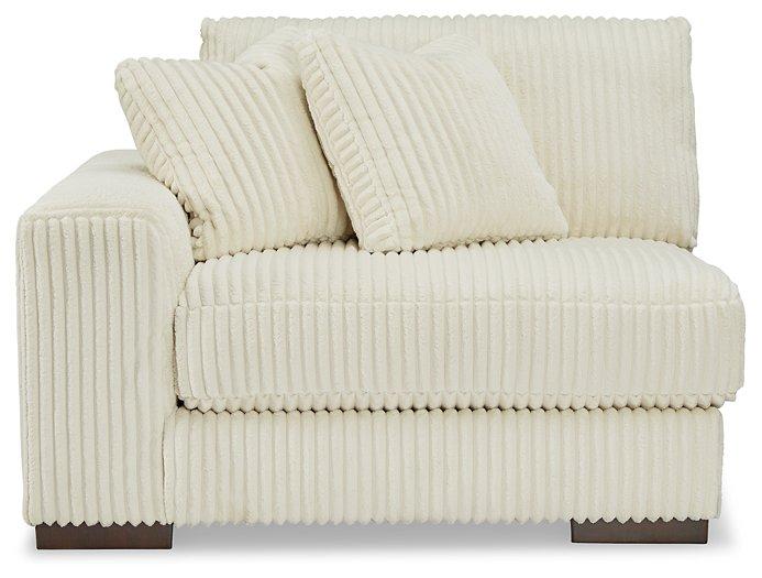 Lindyn Sectional with Chaise - J. Patrick’s Furniture (Pooler, GA)