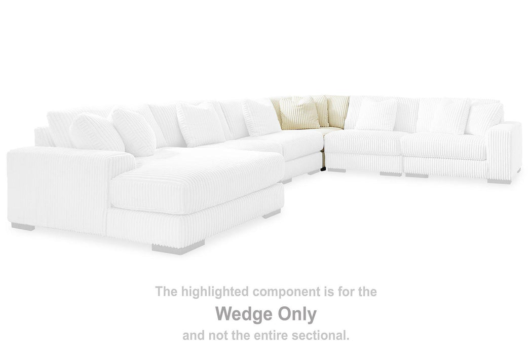 Lindyn Sectional with Chaise - J. Patrick’s Furniture (Pooler, GA)