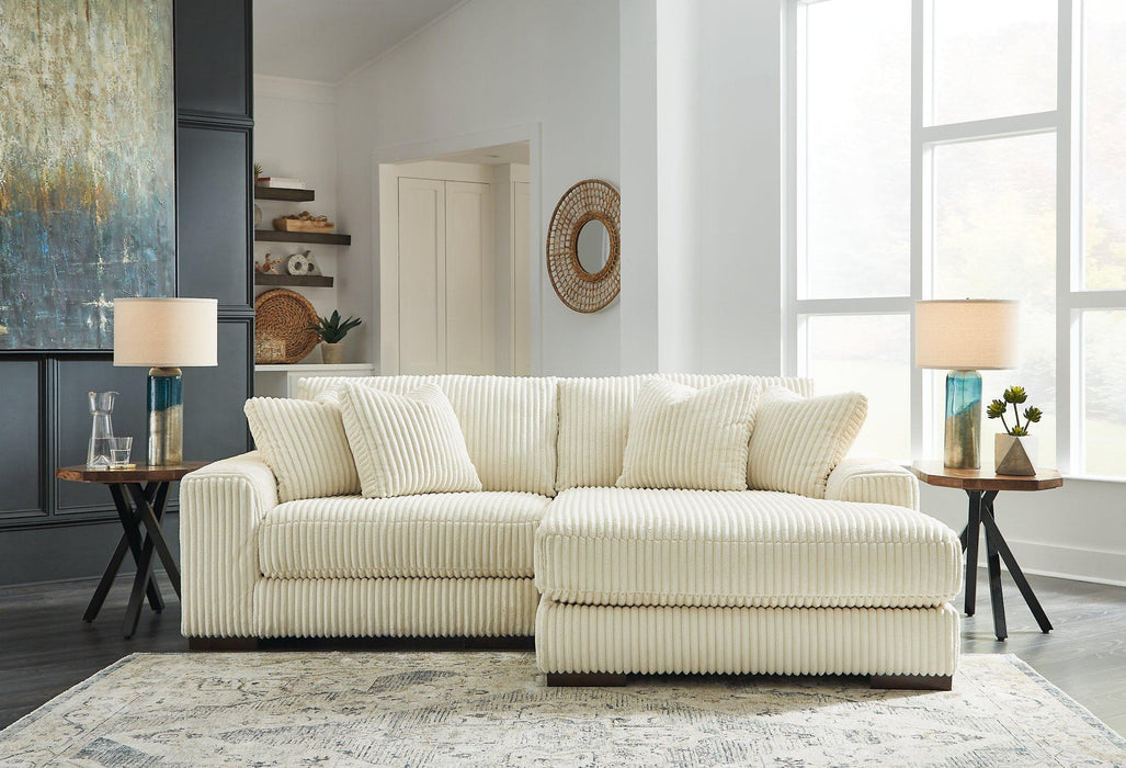 Lindyn Sectional with Chaise - J. Patrick’s Furniture (Pooler, GA)