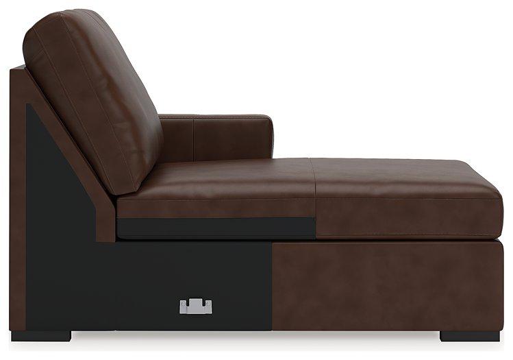 McDowlan Sectional with Chaise - J. Patrick’s Furniture (Pooler, GA)