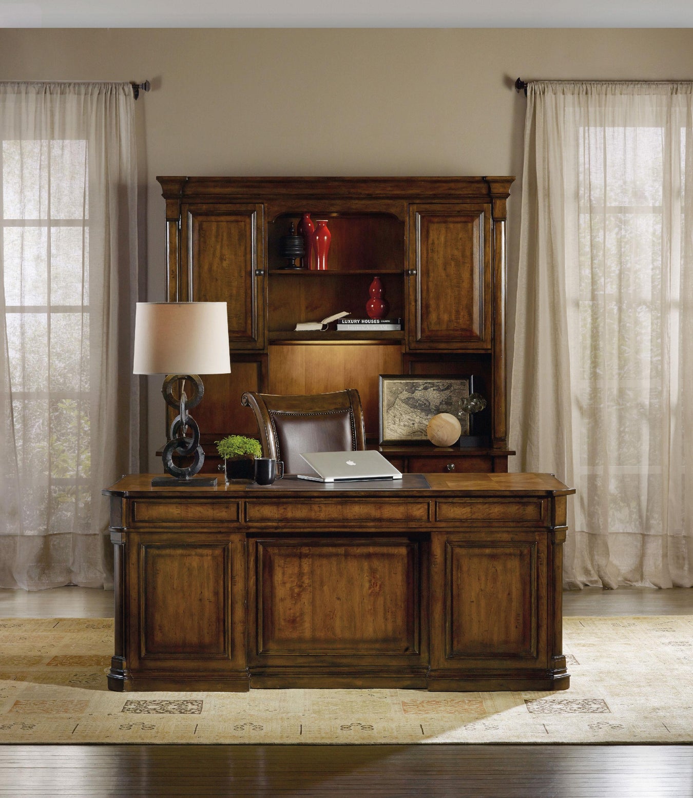 Alder Veneers and High Quality Bonded Leather