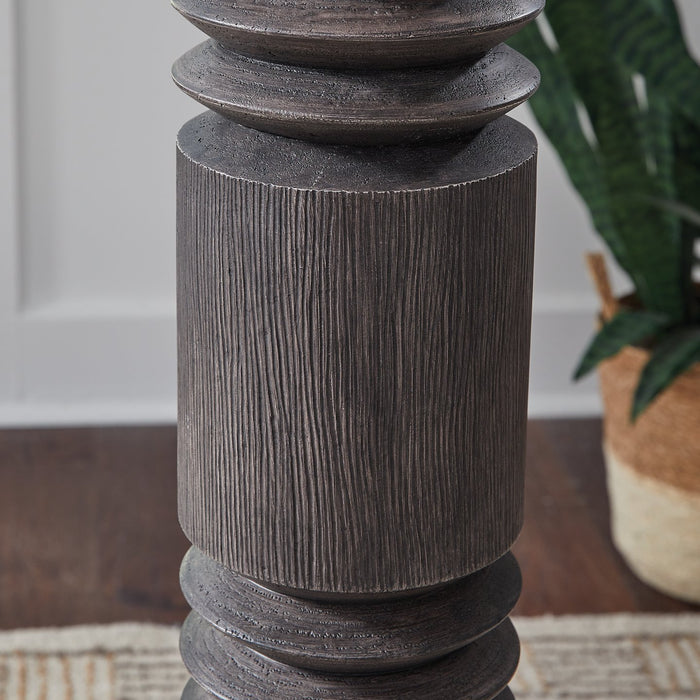 Fainwell Floor Lamp - J. Patrick’s Furniture (Pooler, GA)