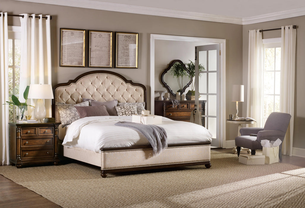 Leesburg King Upholstered Bed